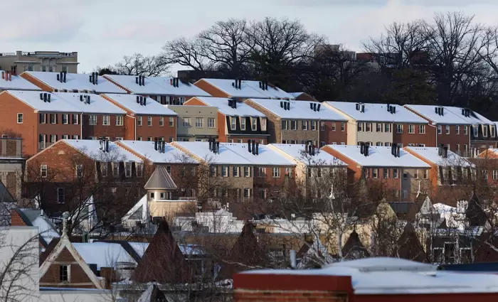 Αγορά σπιτιού στα 40: Πώς η νέα γενιά και στις ΗΠΑ χάνει το όνειρο της ιδιοκτησίας