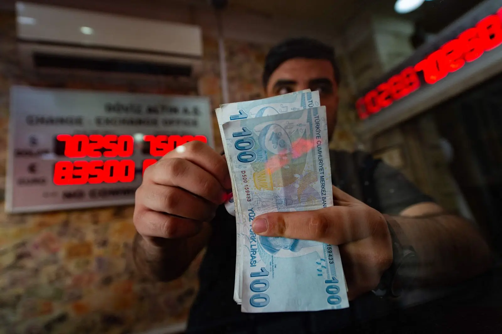 Ανεβαίνει η τουρκική οικονομία με κόστος για τους πολίτες