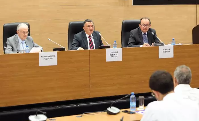 Χλωρακιώτης και Κουρουνάς ενώπιον της Ερευνητικής Επιτροπής για την κατάρρευση της ΣΚΤ