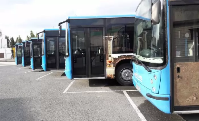 Γραπτή διαβεβαίωση ζητούν οι συντεχνίες για τους εργαζόμενους στα λεωφορεία