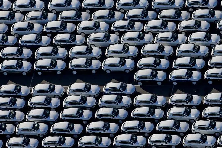 Μειώθηκαν σημαντικά οι εγγραφές νέων οχημάτων