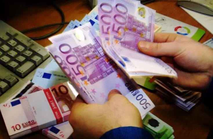 Πλαστά χαρτονομίσματα των 500 ευρώ στην αγορά - Χειροπέδες σε 25χρονο