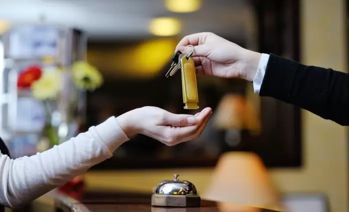 Έλλειψη προσωπικού στον Τουρισμό και AirBnb απασχόλησαν την Επ. Εμπορίου