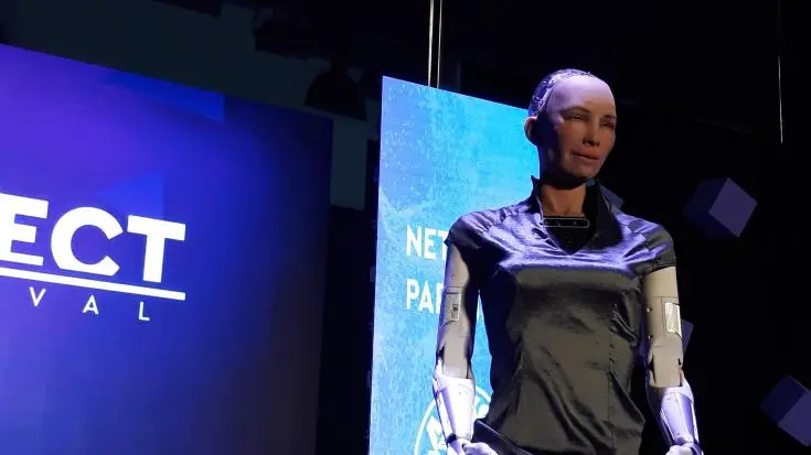 Το ρομπότ Sophia επισκέφτηκε την Λεμεσό και δηλώνει υπερήφανο