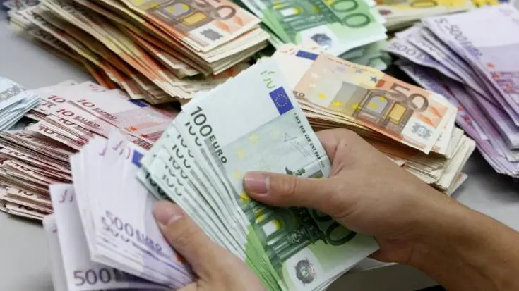 Το κράτος κατέβαλε €1,36 δισ. σε φυσικά και νομικά πρόσωπα το 2018