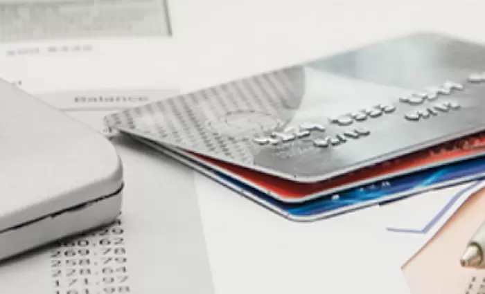 Νέοι κανόνες για τους πελάτες τραπεζών - Τι ισχύει για την Κύπρο