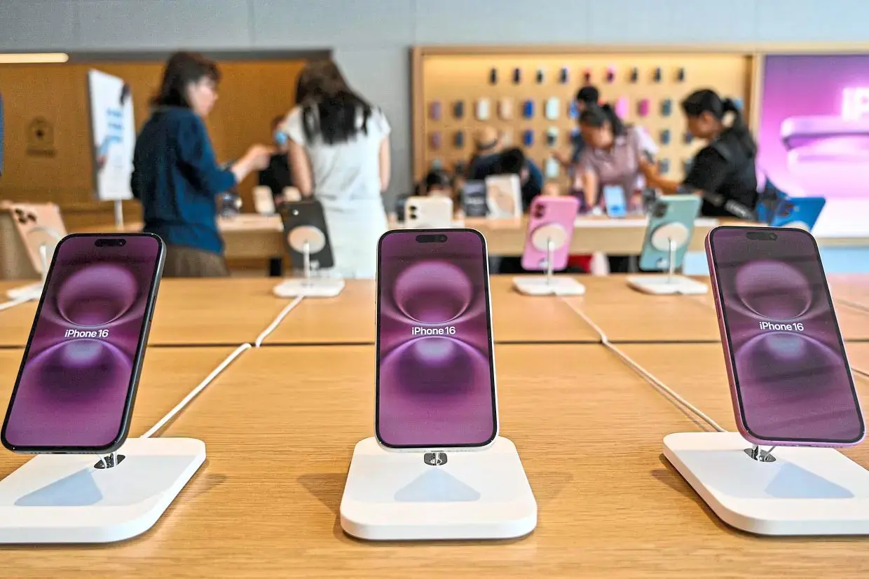 Τα περισσότερα iPhone που προορίζονται για τις ΗΠΑ δεν κατασκευάζονται πλέον στην Κίνα