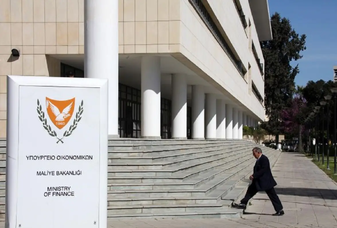 Νέα έξοδος της Κύπρου στις αγορές