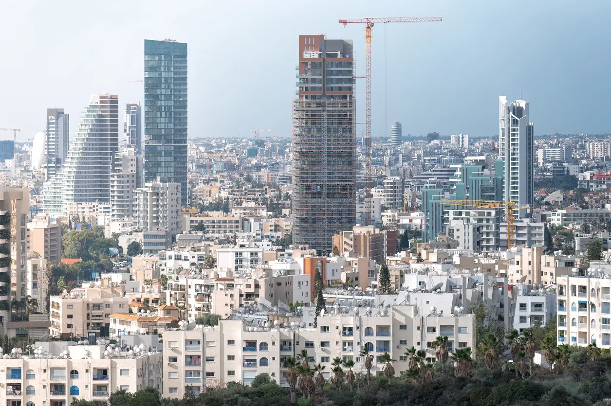 Ακίνητα: Μπήκε με φόρα το 2025 για τη κτηματαγορά