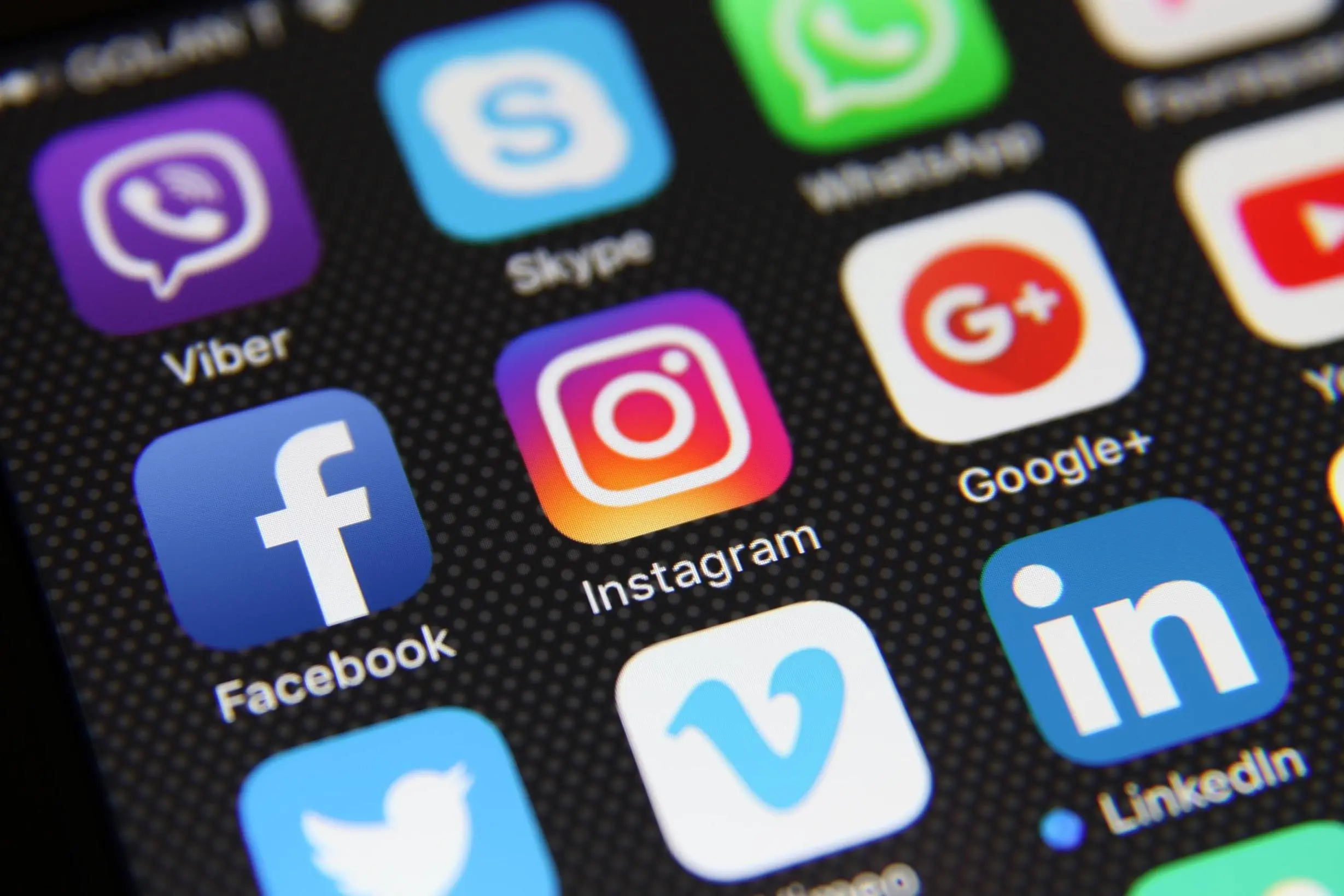 Σοβαρά ολονύκτια προβλήματα για Facebook, Instagram και Whatsapp