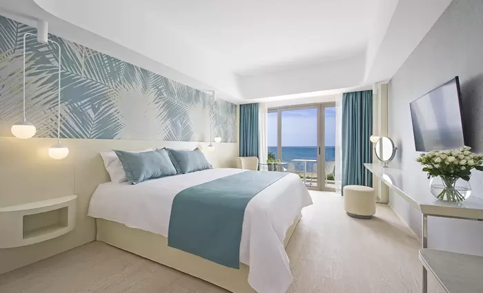 Ολοκαίνουριο ξενοδοχείο από την Louis: Ivi Mare 