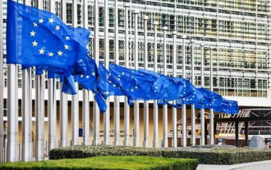 Κομισιόν: Όχι στις πιέσεις Τραμπ για τις Big Tech