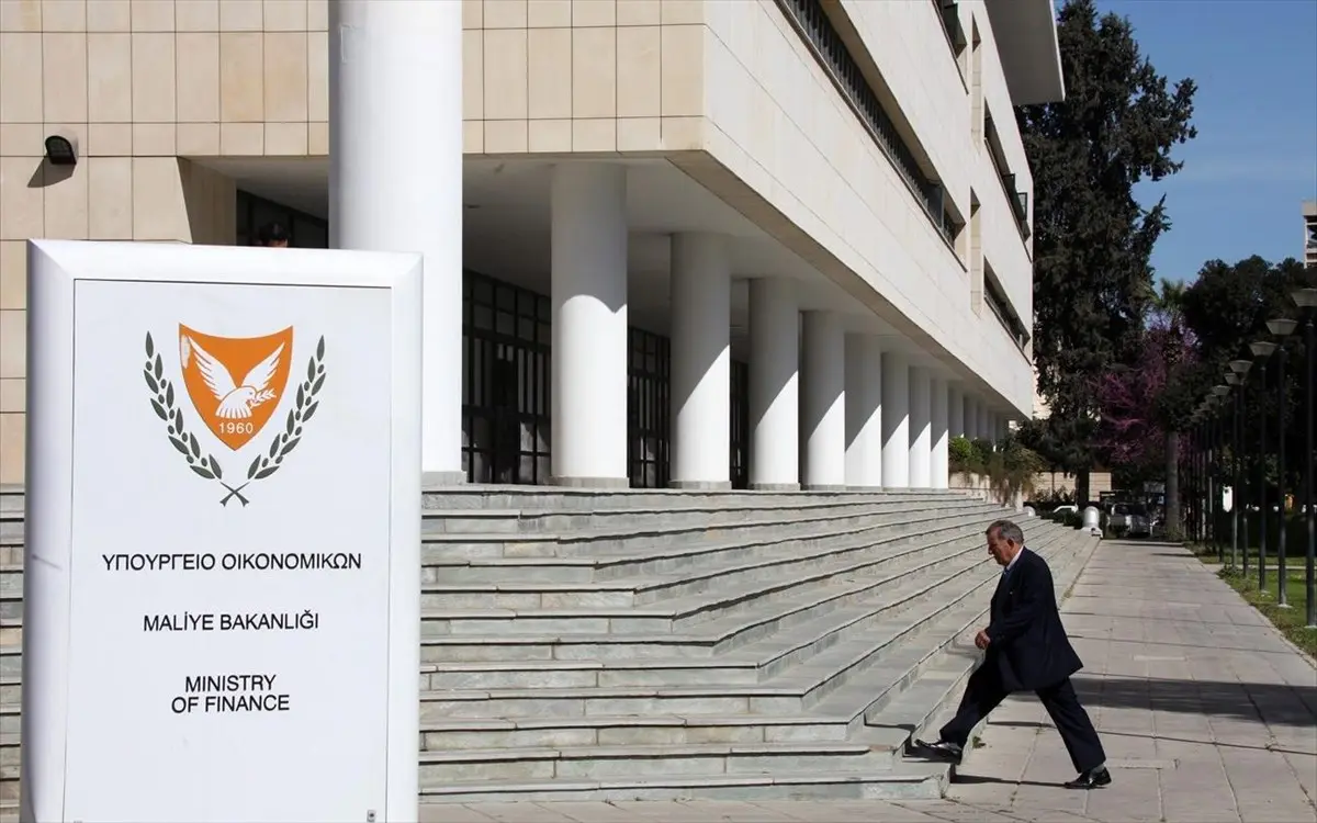 ΥΠΟΙΚ: Δεκτές και χωρίς δικαιολογητικά οι αιτήσεις για το Σχέδιο ΕΣΤΙΑ