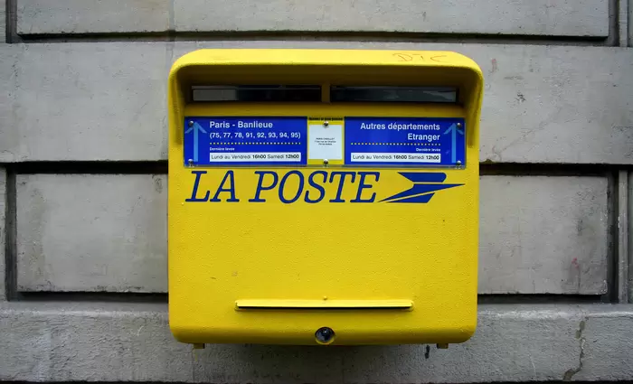 78 εκατ. δέματα θα παραδώσουν τα γαλλικά ταχυδρομεία τα Χριστούγεννα 