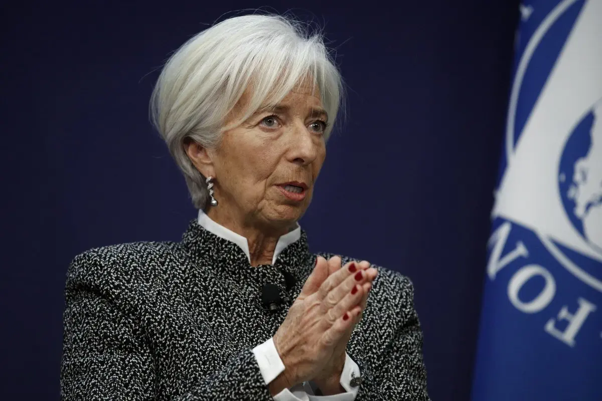 Λαγκάρντ: Ήπια επιβράδυνση της ανάπτυξης στην ευρωζώνη