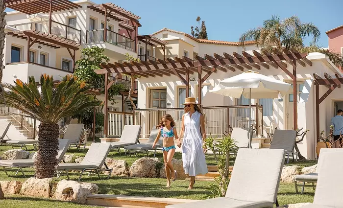 Louis Hotels: Ο Αύγουστος έφυγε, το καλοκαίρι μένει