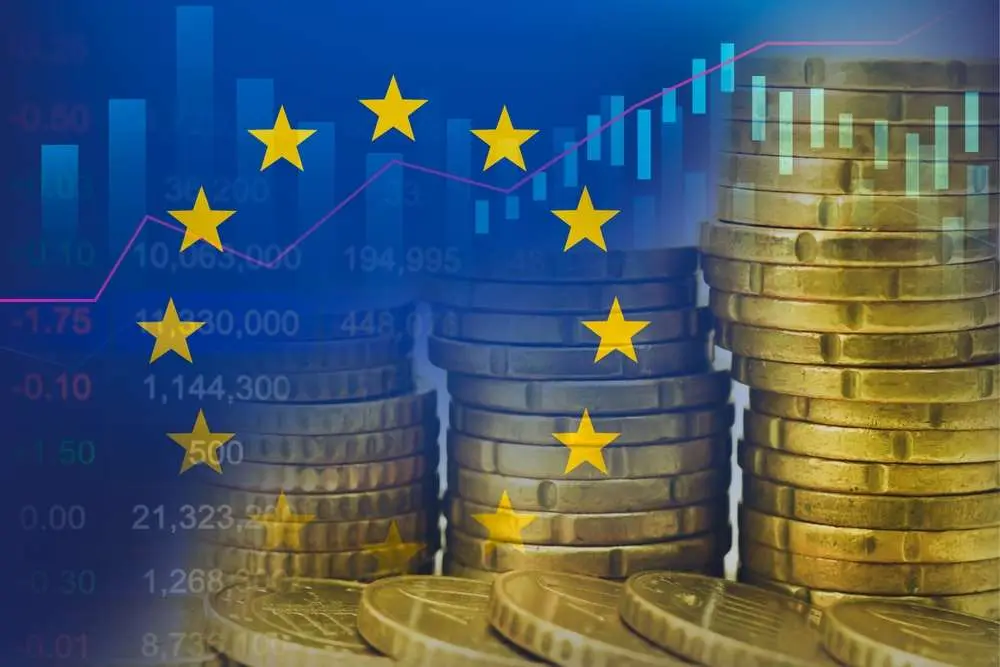 Η Ευρώπη αποταμιεύει. Και αποταμιεύσεις 300 δισ. ετησίως «πετούν» για ΗΠΑ