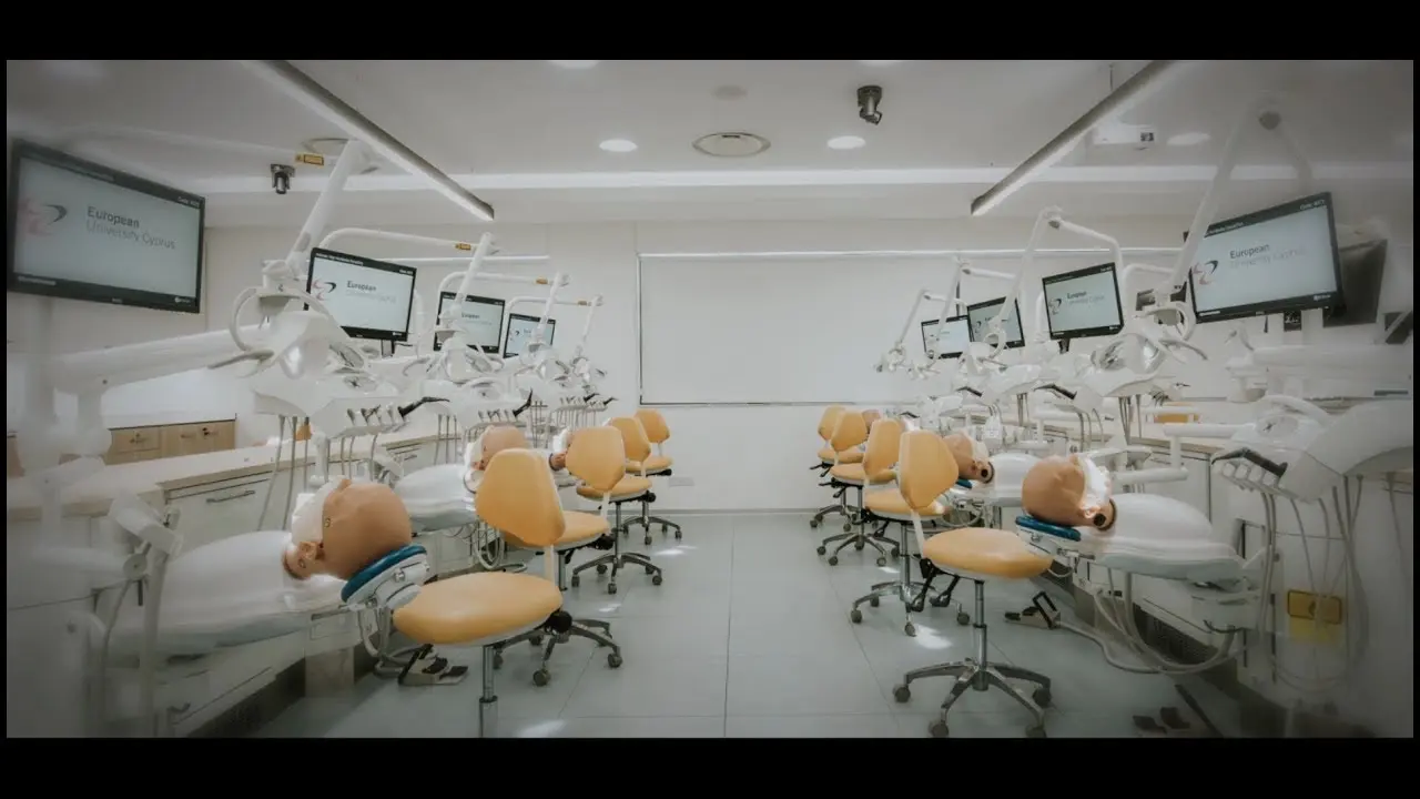 Το πρώτο πρόγραμμα οδοντιατρικής στην Κύπρο