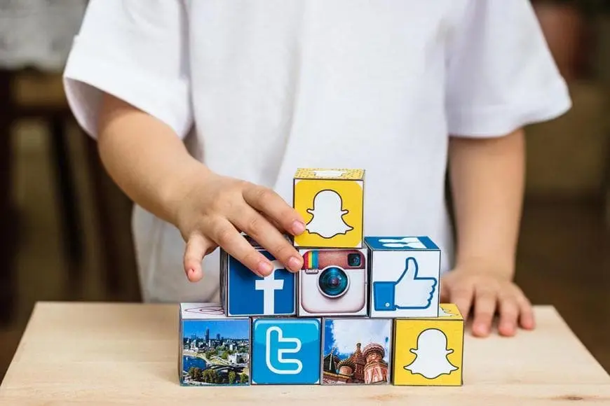 Πώς τα social media παρακινούν έφηβους στις επενδύσεις