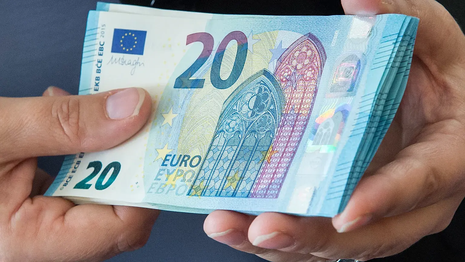 Σφήνα και το Συμβούλιο Ανταγωνιστικότητας για κατώτατο – Τι ζητά να προσεχθεί