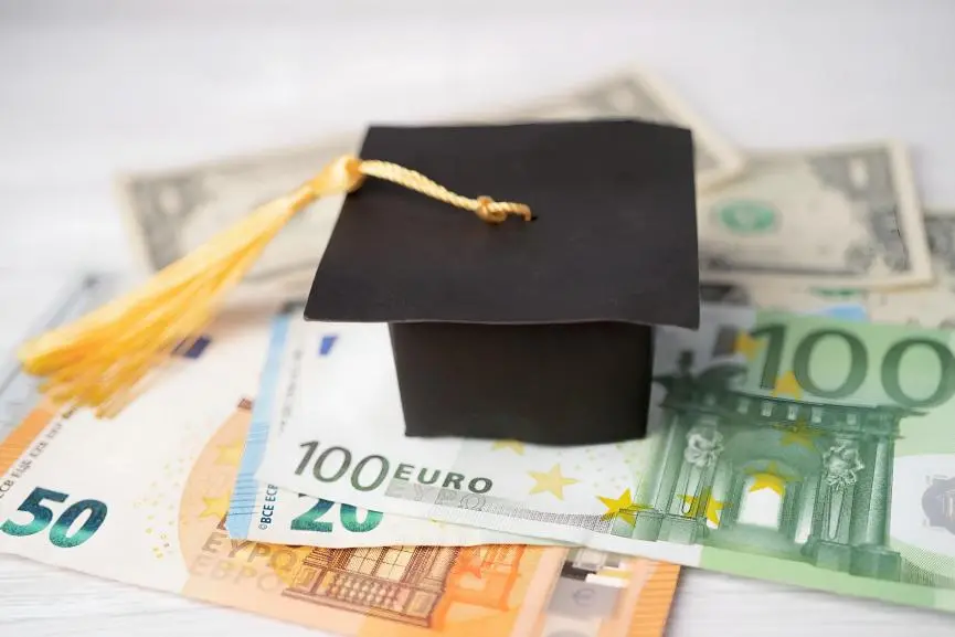 Παράταση της προθεσμίας αιτήσεων για υποτροφίες από το ENAVSMA Foundation