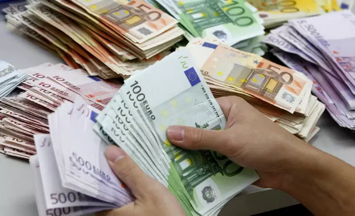 Αυξήσεις και εφάπαξ ποσό €4,5 χιλ. για τραπεζικούς – Τι ανακοίνωσε η ΕΤΥΚ για ανανέωση των συμβάσεων