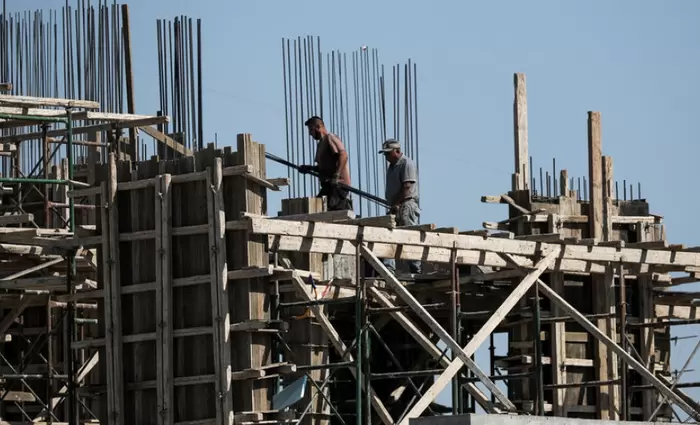 Μείωση 4,3% στις άδειες οικοδομής το οκτάμηνο του 2025