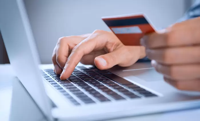 Τι ψώνισαν από το ίντερνετ οι Ευρωπαίοι όσο ήταν περιορισμένοι;