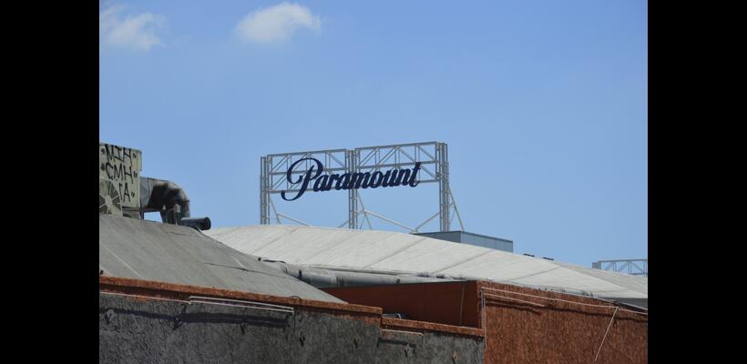 Η Paramount ανεβάζει την προσφορά για την Warner Bros - Νέα μάχη με το Netflix για τον έλεγχο των ιστορικών στούντιο