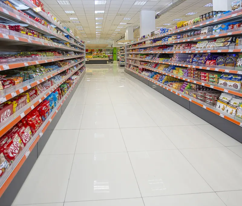 Ανεργία ιστορικά χαμηλή – Oι υπεραγορές χτυπούν καμπανάκι