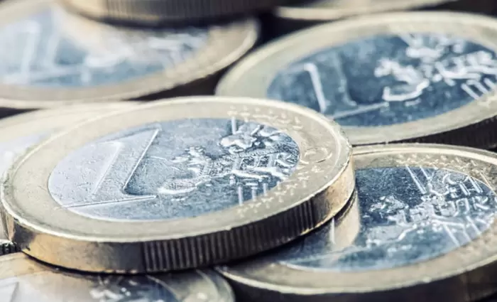 Αλλού στην ΕΕ στοχευμένα και χωρίς… πανηγυρισμούς