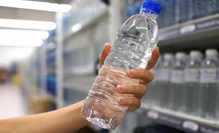 Πρόστιμο μέχρι και €10.000 για όσους πωλούν ακριβά το νερό
