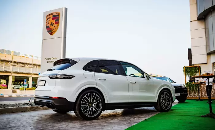 Επίσημη παρουσίαση της τρίτης γενιάς της Porsche Cayenne