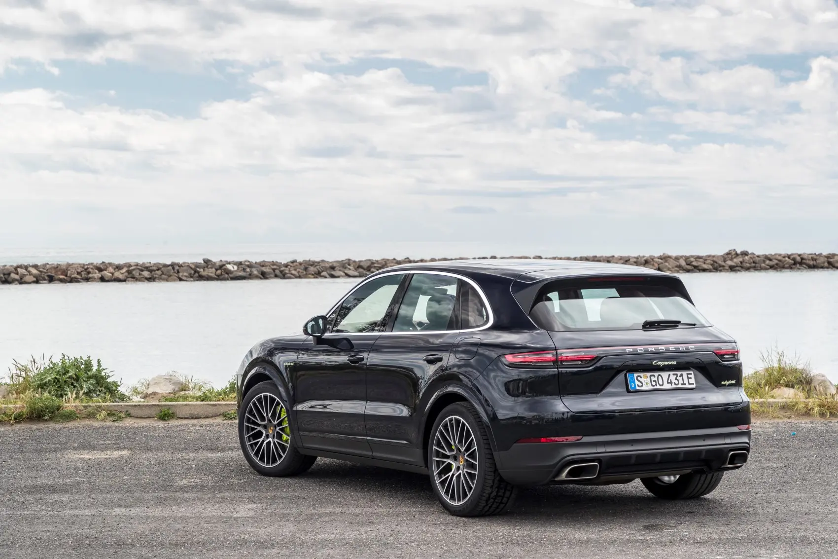 Έρχεται στην Κύπρο η υβριδική Porsche Cayenne