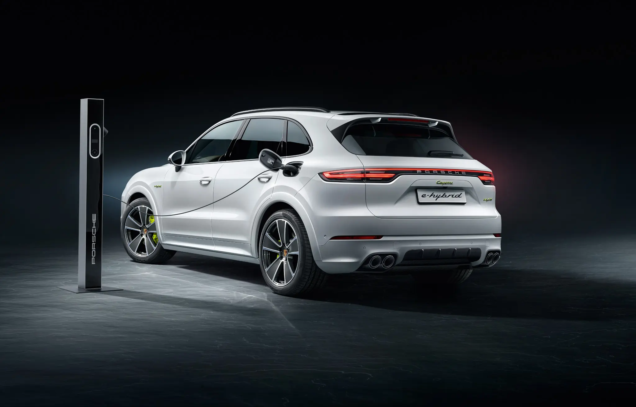 Στην Κύπρο η Porsche Cayenne Ε-Ηybrid