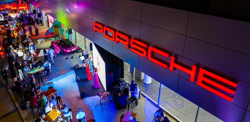 Αφιέρωμα στα 75 χρόνια υπεροχής εμβληματικών αυτοκινήτων Porsche