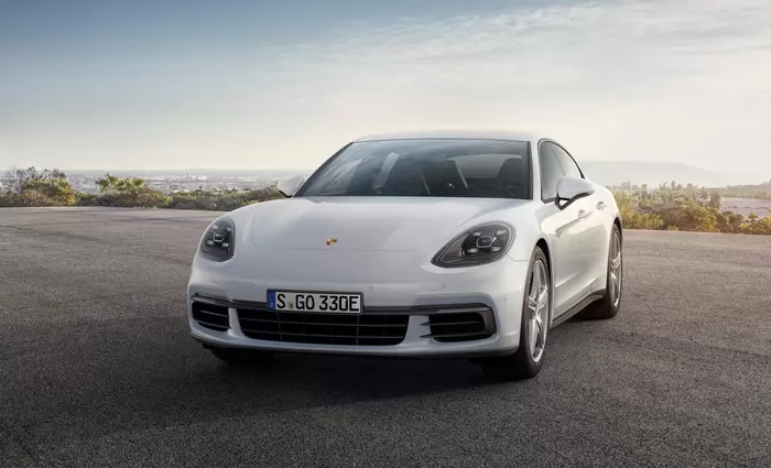Στην έκθεση «Save Energy 2018» η Α.Ι.Motokinisi με τη Porsche Panamera 4E Hybrid