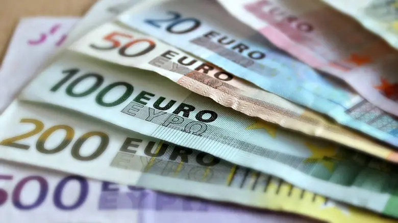 Πότε καταβάλλονται συντάξεις και επιδόματα