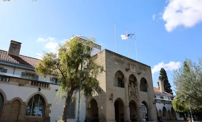 Νέα πρόσωπα στην κυβέρνηση - Προχώρησε σε ανασχηματισμό ο ΠτΔ
