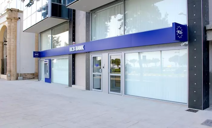 Εκτός RCB Bank η VTB Bank