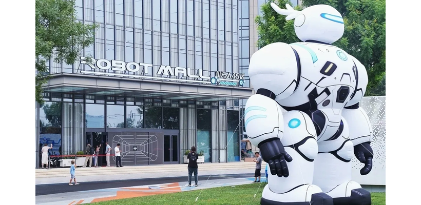 Στο Πεκίνο το πρώτο κατάστημα στον κόσμο που πουλάει ανθρωποειδή ρομπότ