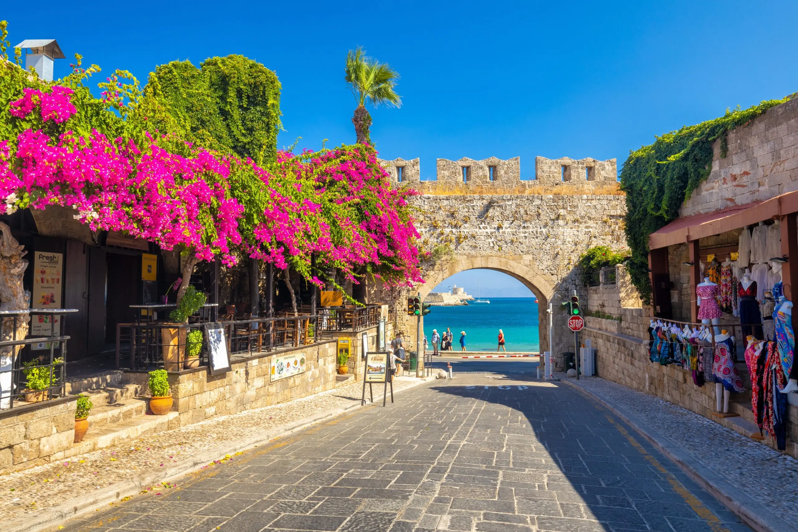 TUI για Ρόδο: «Φανταστική» η εικόνα των κρατήσεων μετά τις φωτιές