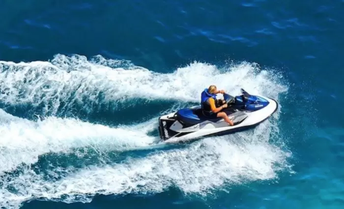 Ανοίγουν ξανά τα water sports στην Κύπρο
