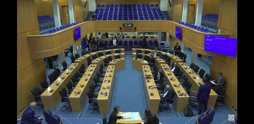 Μιλούν τα κόμματα σήμερα για τον προϋπολογισμό στην Ολομέλεια