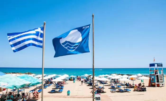 Αυτές είναι οι 38 ελληνικές ακτές που έχασαν τη Γαλάζια Σημαία τους