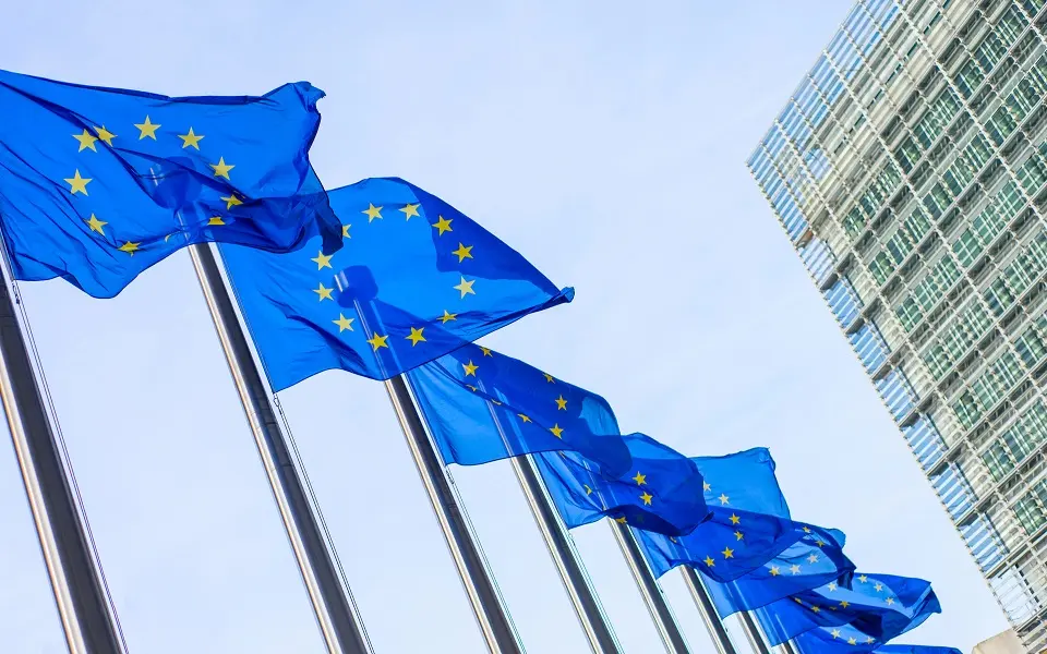 Πρόστιμα Κομισιόν σε μεγάλες τράπεζες για καρτέλ
