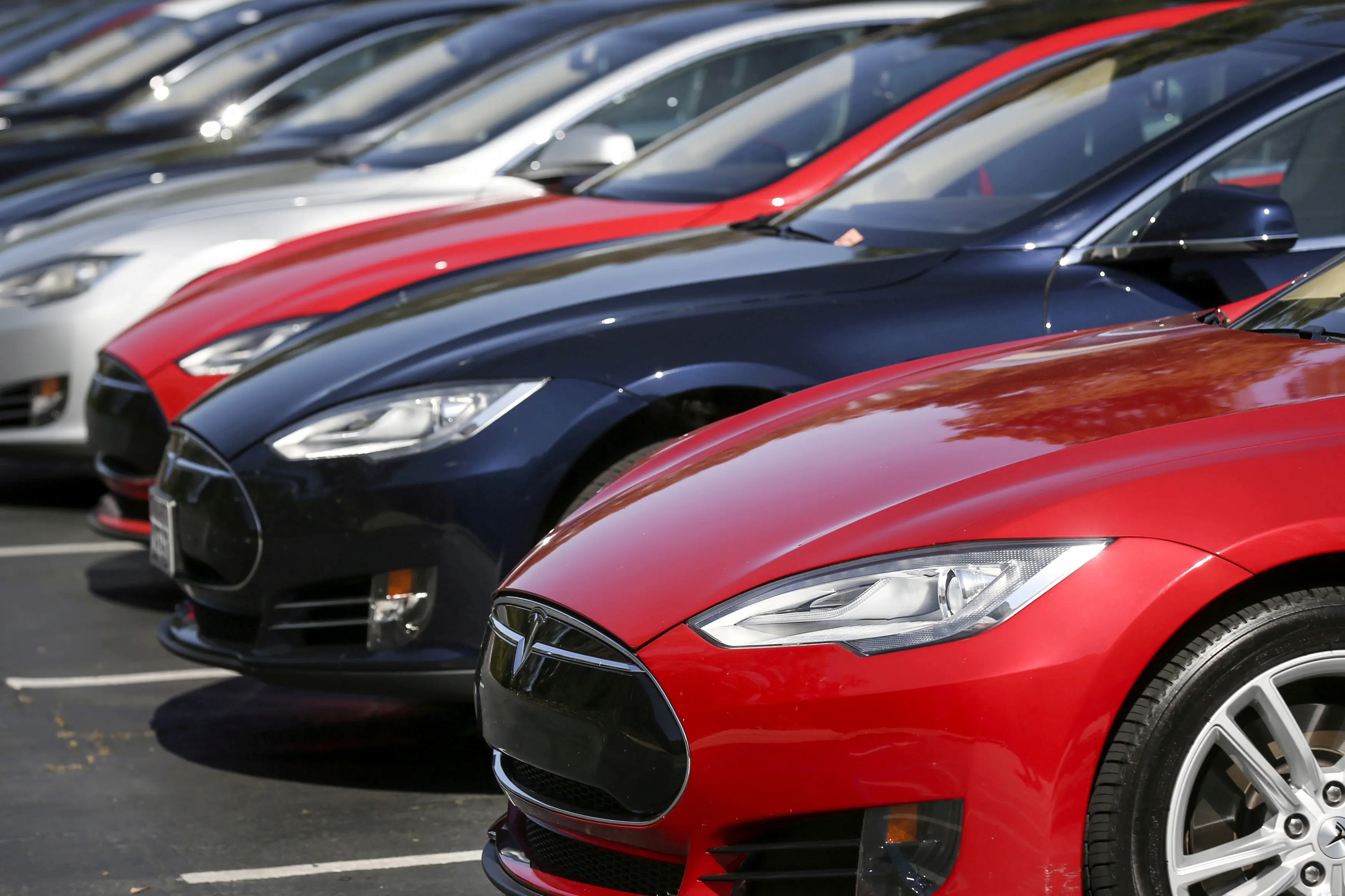 Η Tesla ανακαλεί 40.000 οχήματα λόγω τεχνικών προβλημάτων