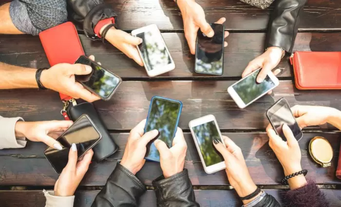 Smartphones: Πώς αλλάζει η καθημερινή χρήση τους έως το 2030
