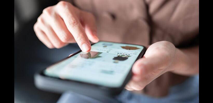 Προς νέα αύξηση η αγορά των smartphones παρά τους δασμούς Τραμπ