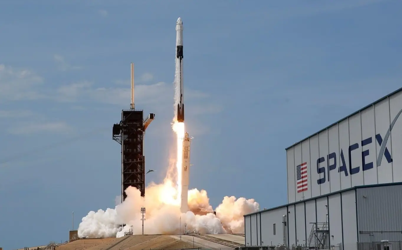 Συγχώνευση-μαμούθ SpaceX–xAI: Αυτοκρατορία $1,25 τρισ. για τον Έλον Μασκ